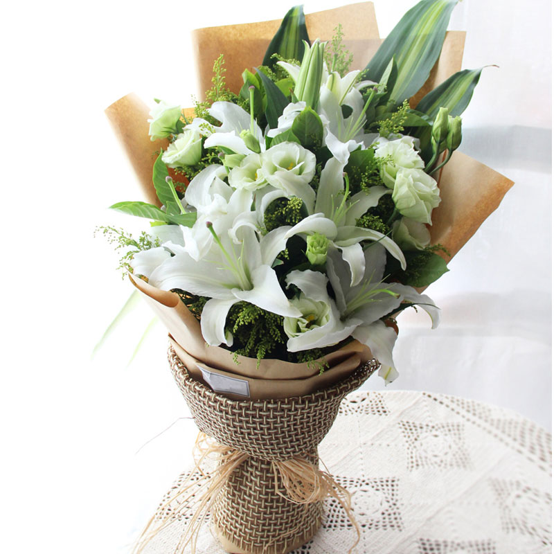 4枝白色多头百合